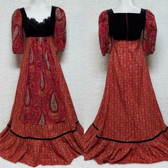 𝅺RARE Vintage 1970s Rags Red Paisley Velvet Cottagecore Victorian Prairie Dress - Picture 4 of 16